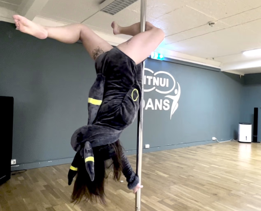 Photo of Chi - pole sport instructor in Umbreon costume