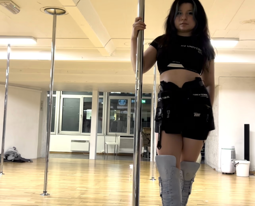 Photo of Chi - pole sport instructor